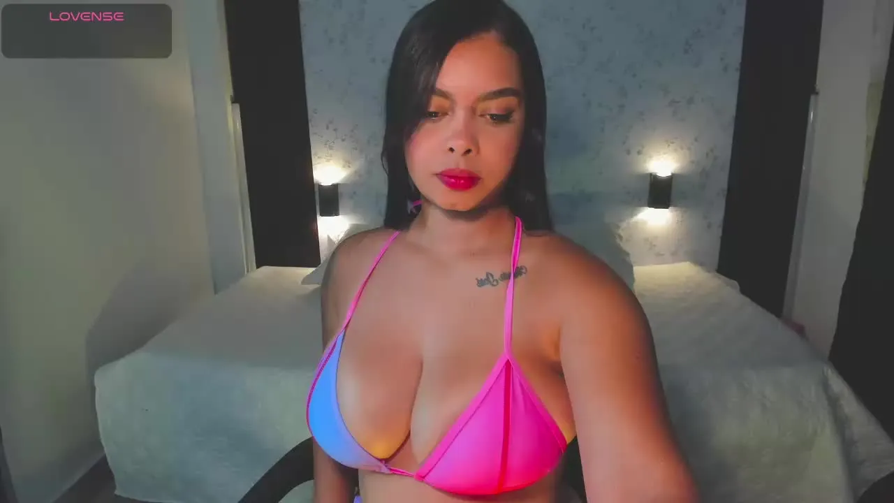 Offline MelizaHott on Streamray