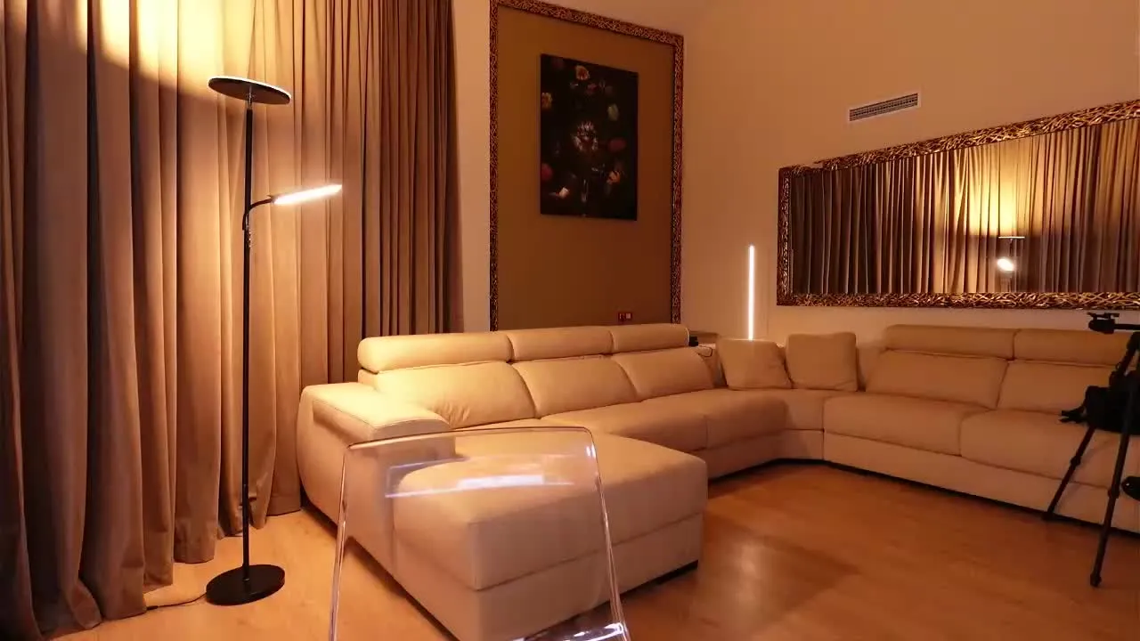 Offline MollyHeadley1 on Streamray