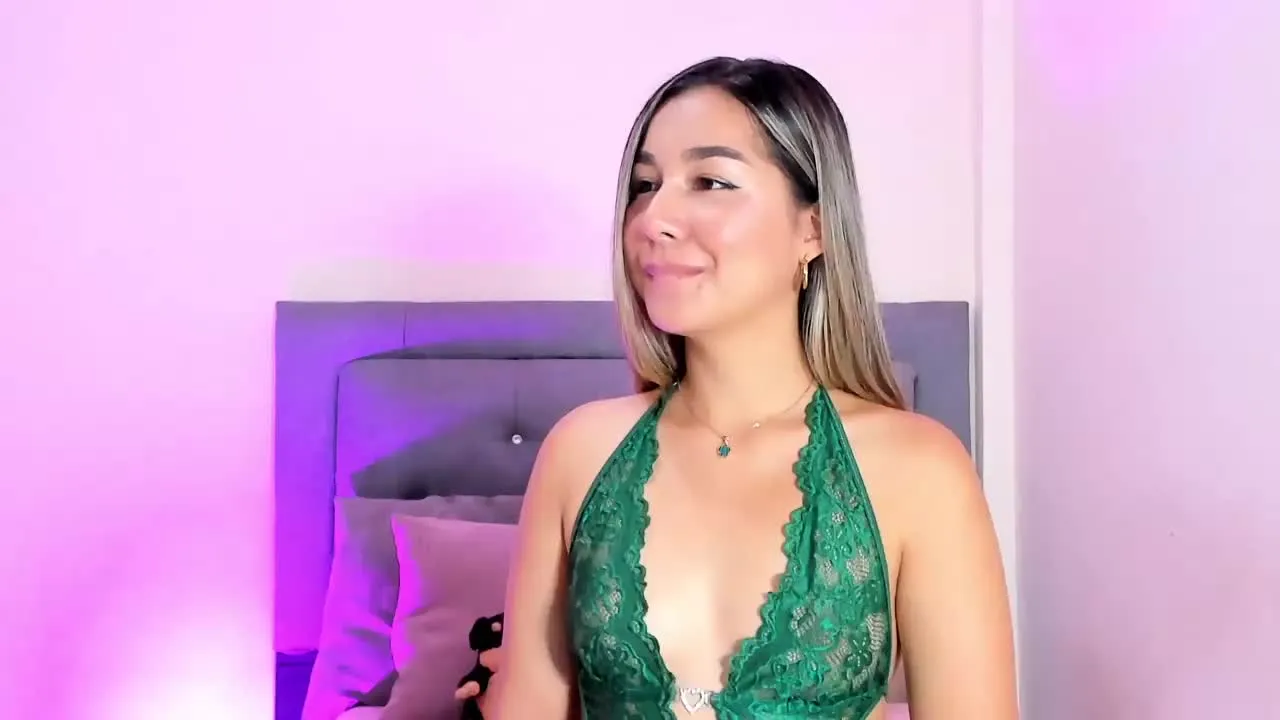 Offline MollyParker on Streamray