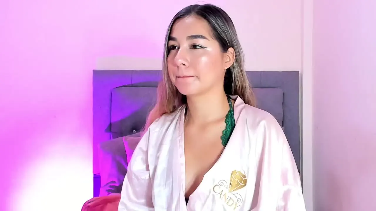 Offline MollyParker on Streamray