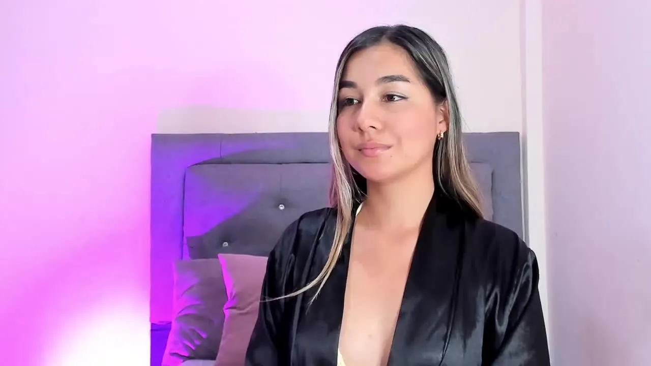 Offline MollyParker on Streamray