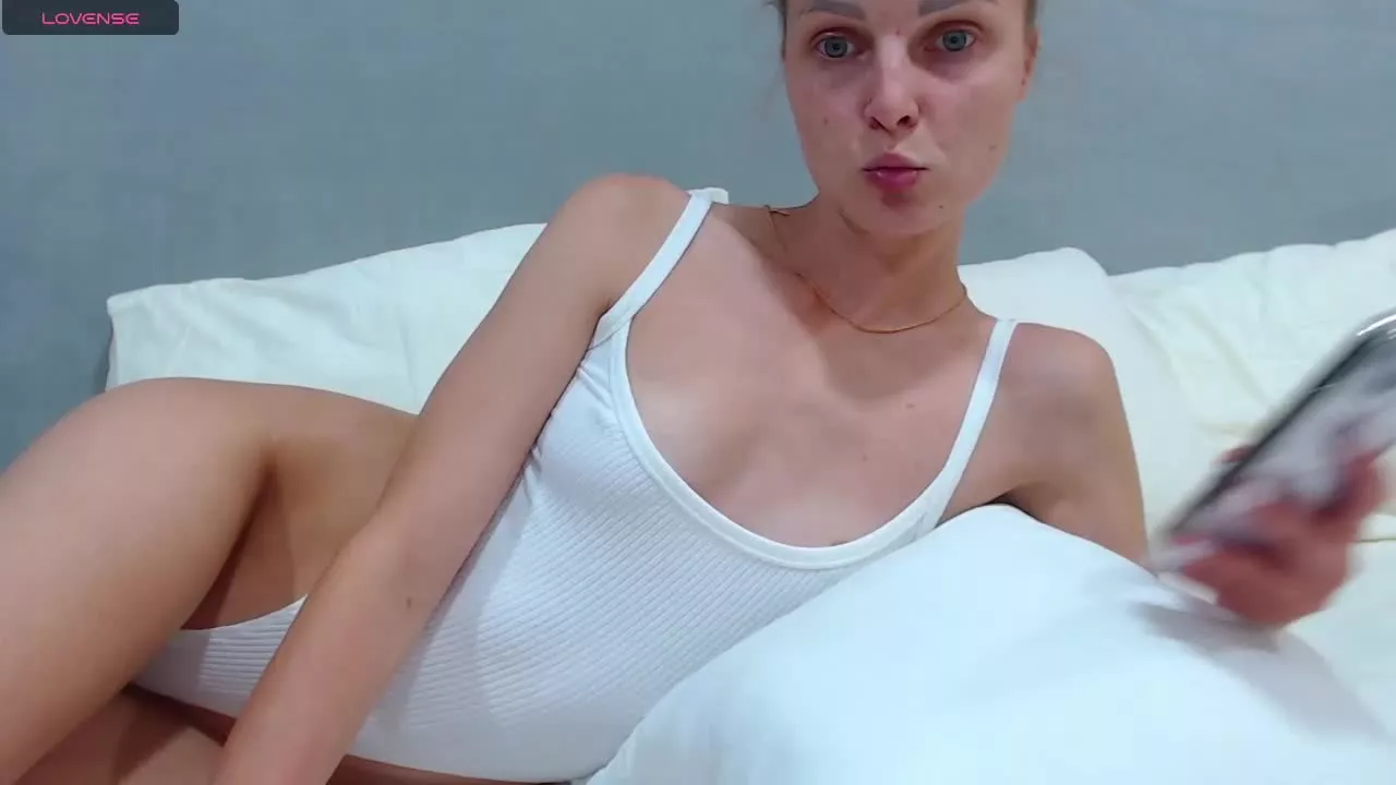 Offline Notanangelll on Streamray