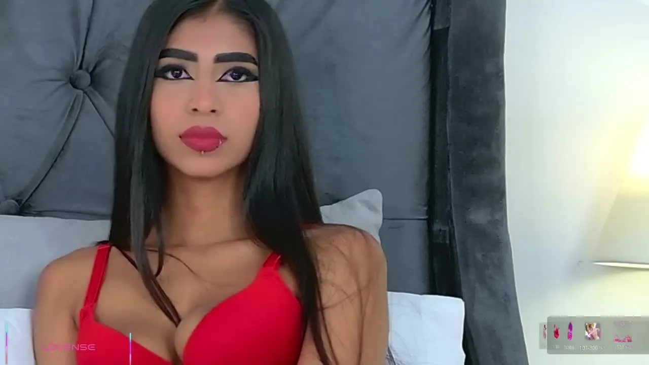 Offline ParisRosee on Streamray