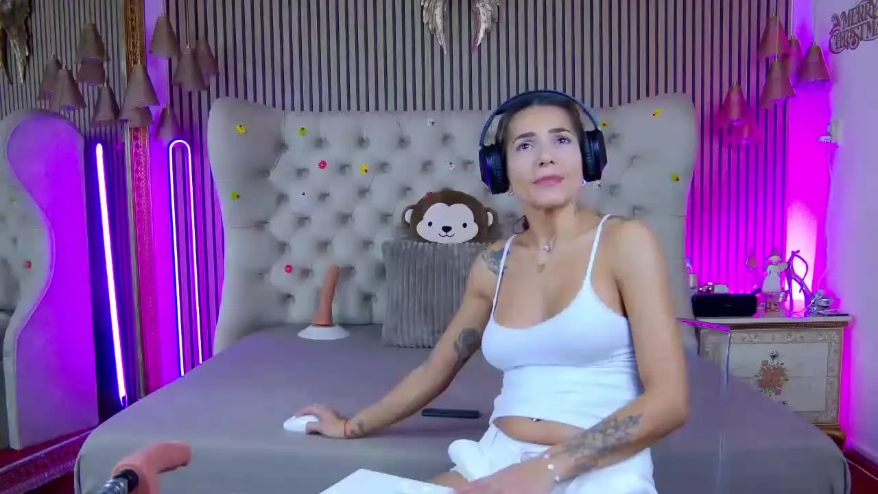 Offline PatriciaJenner on Streamray