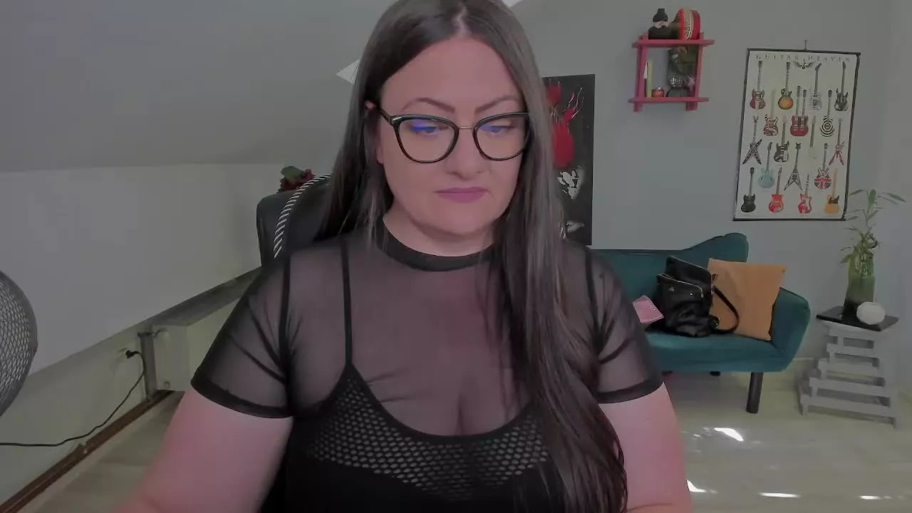 Offline RachelBliss on Streamray