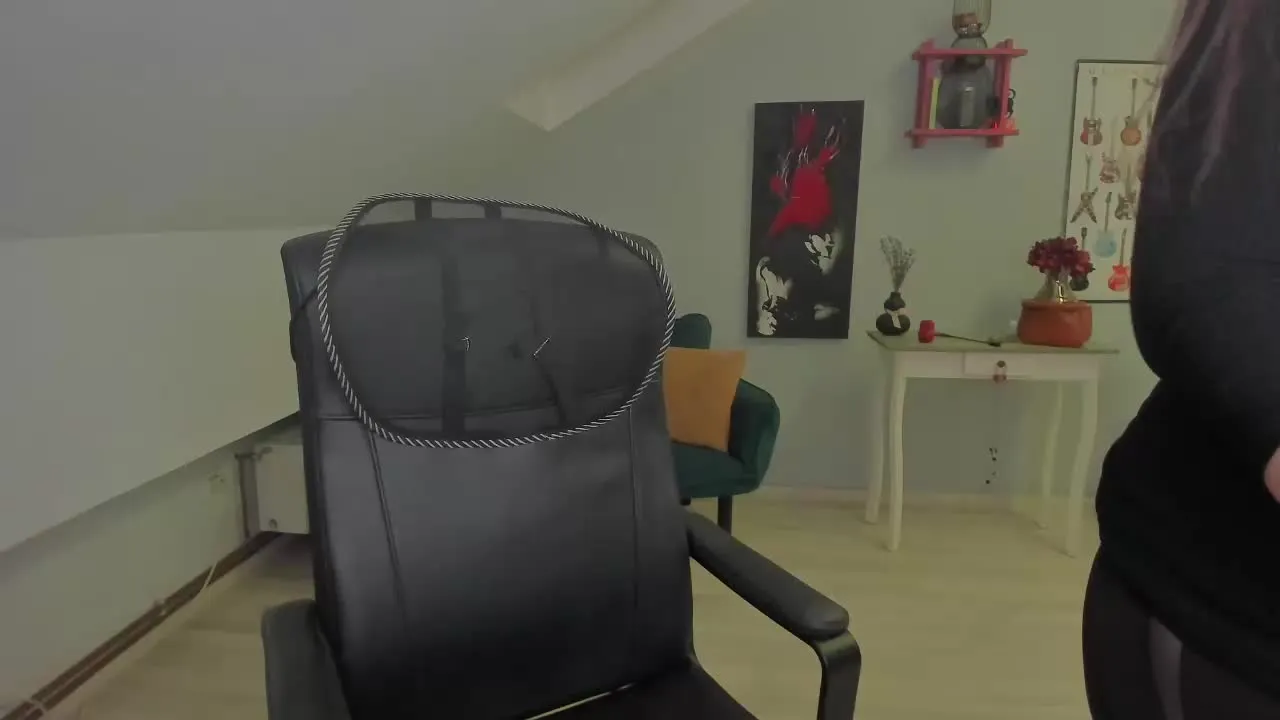 Offline RachelBliss on Streamray