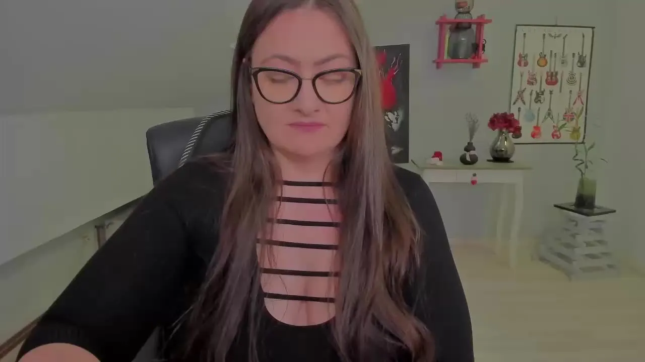 Offline RachelBliss on Streamray