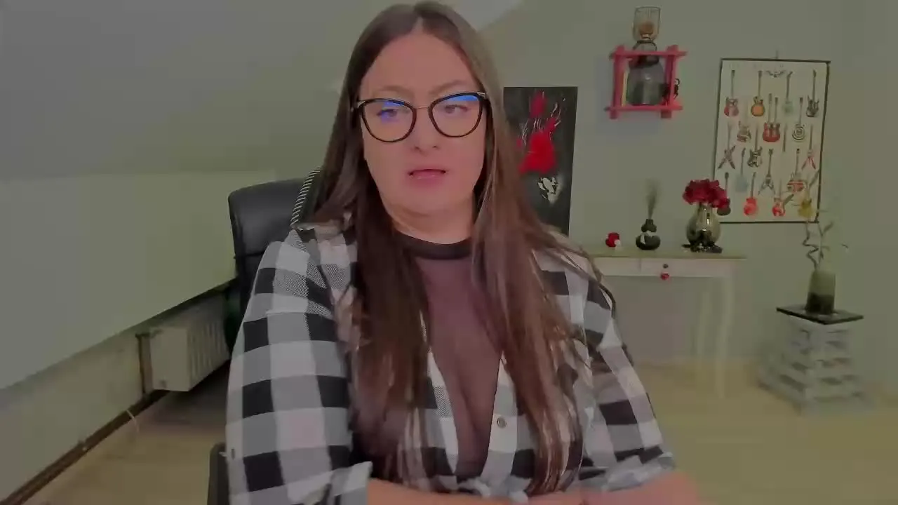 Offline RachelBliss on Streamray