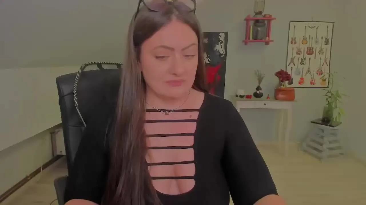 Offline RachelBliss on Streamray