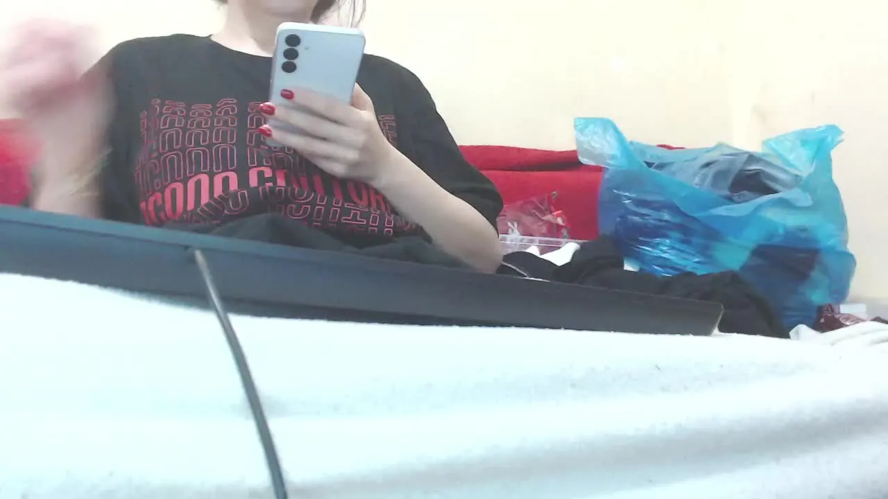 Offline RafaBBGirl on Streamray