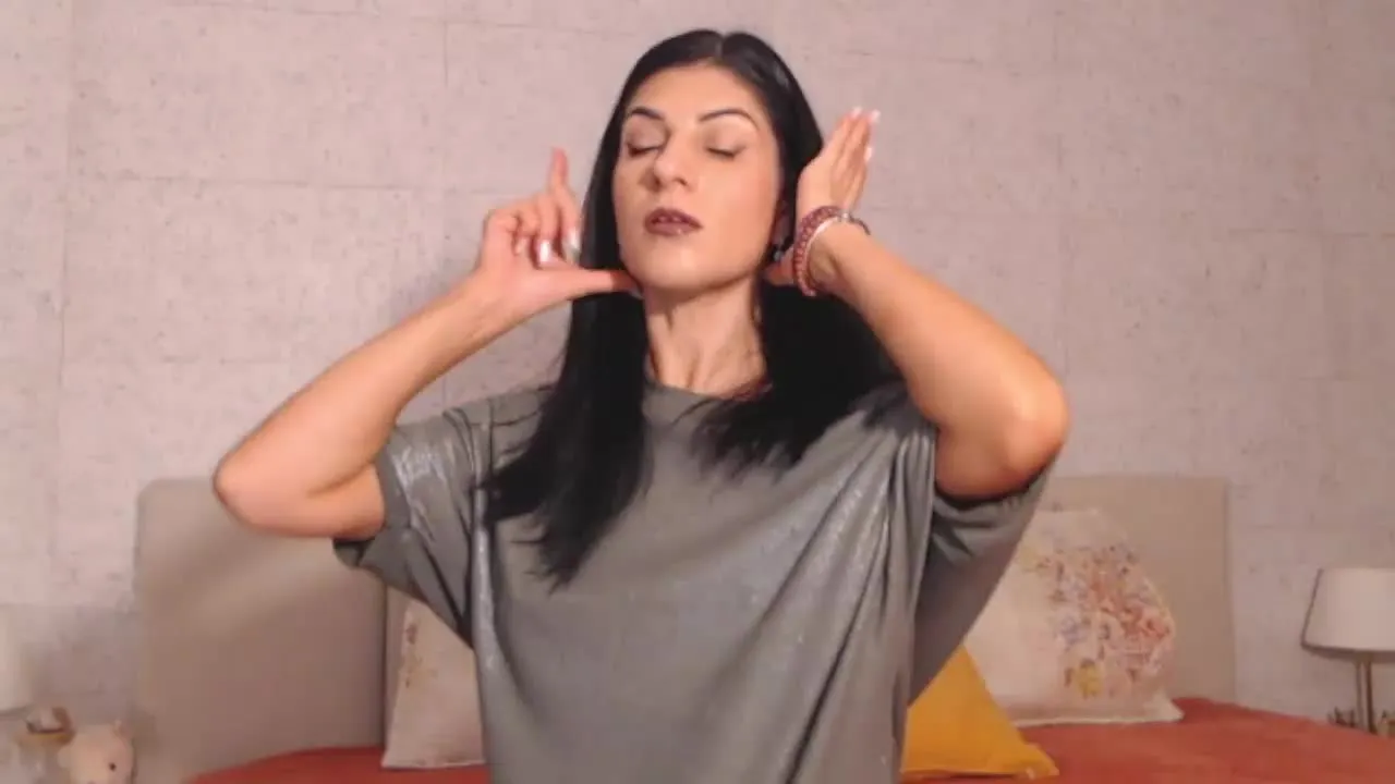 RoxanneCrystal — Freechat on Streamray