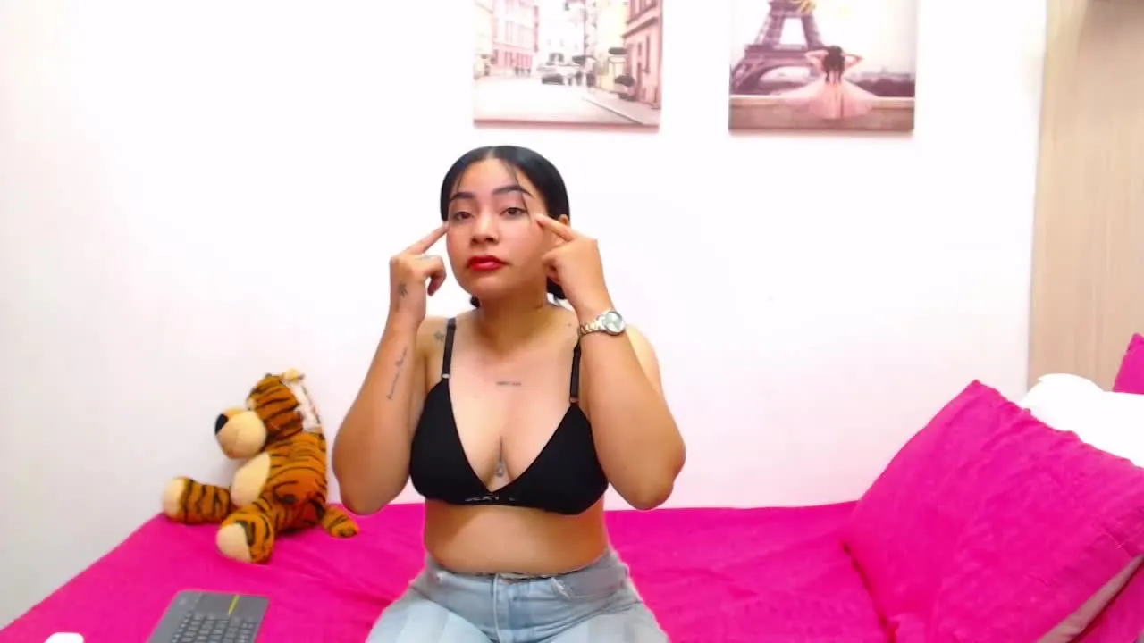 Offline SaharaArisa on Streamray