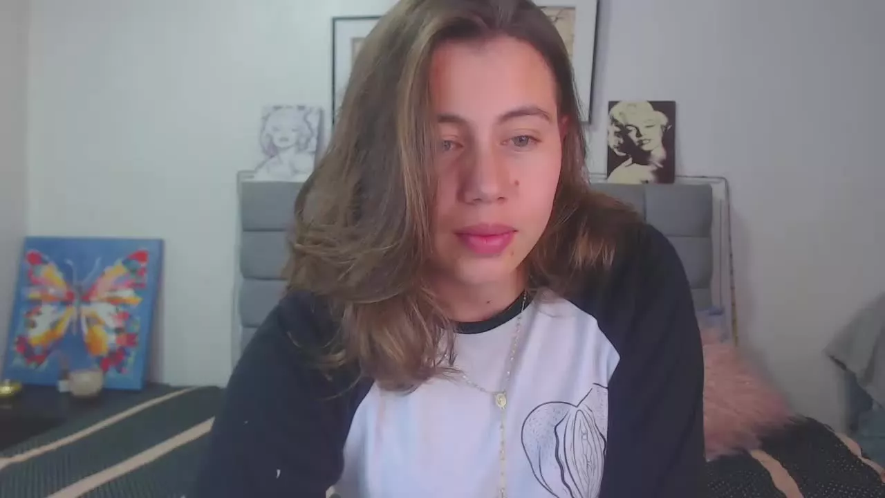 Offline Salome_johnson on Streamray