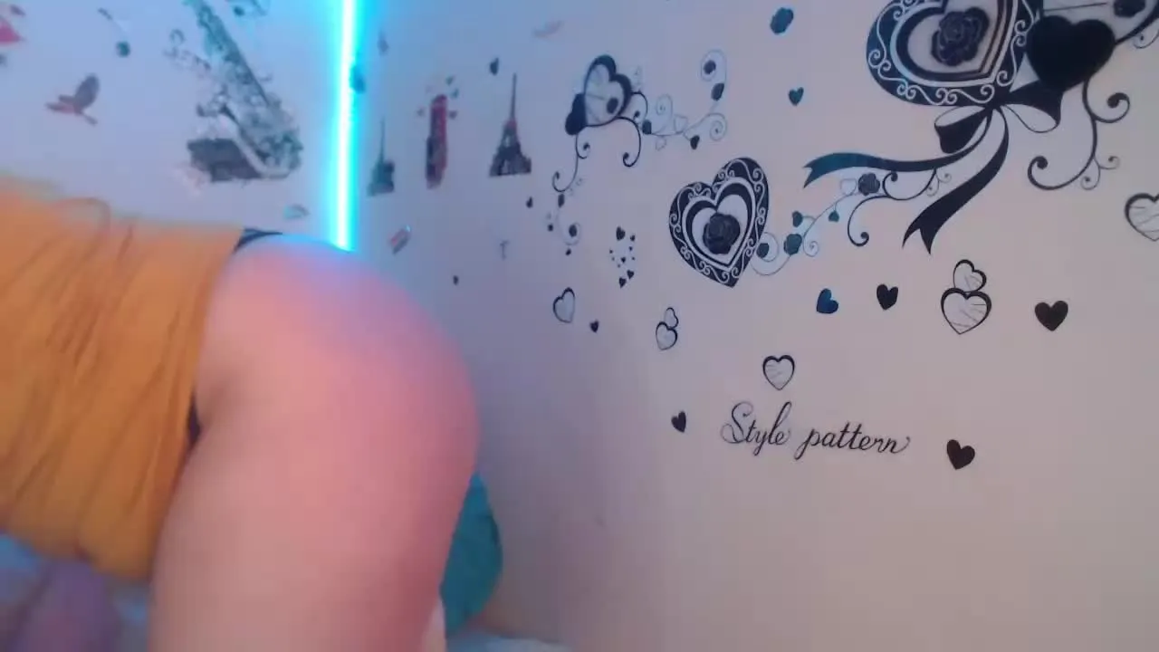 Offline Salome_johnson on Streamray