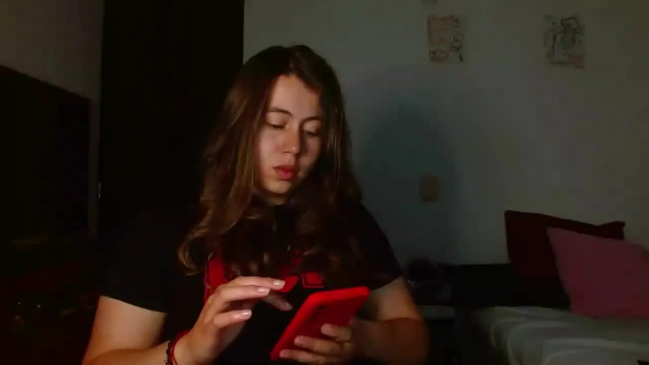 Offline Salome_johnson on Streamray