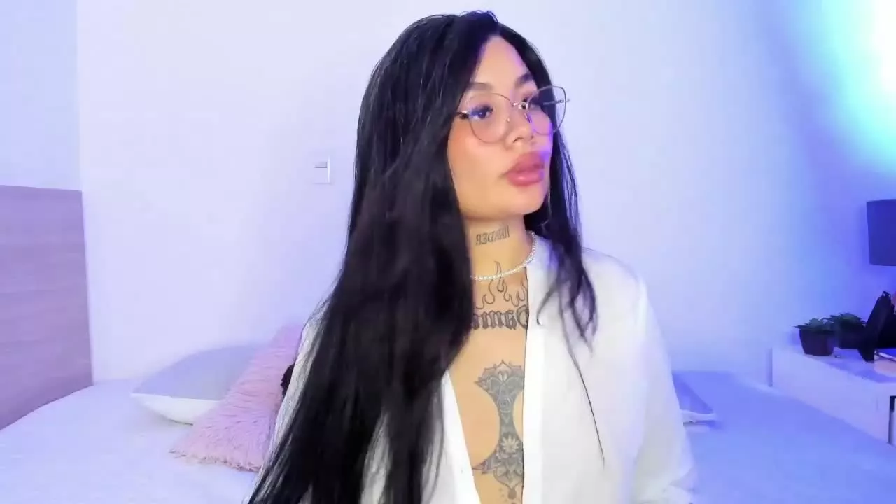 SaraWalker on Streamray 