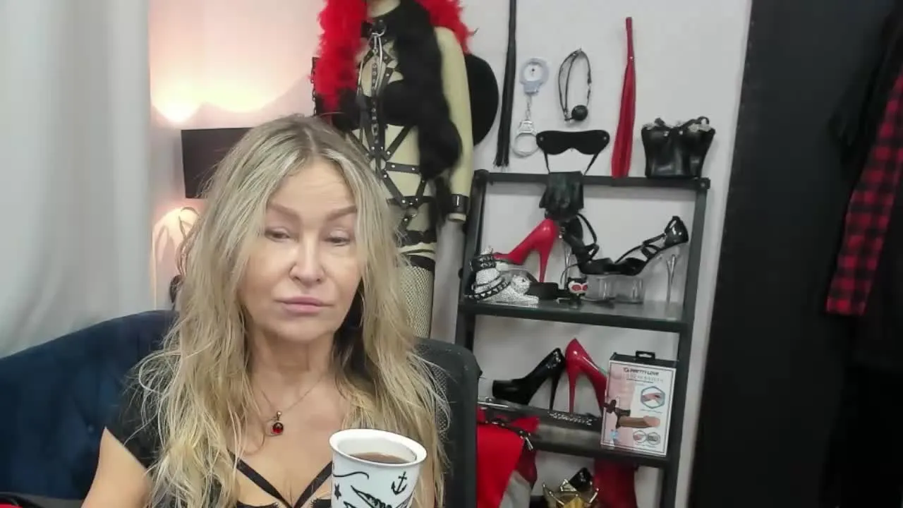 Offline smileCRYSTAL on Streamray