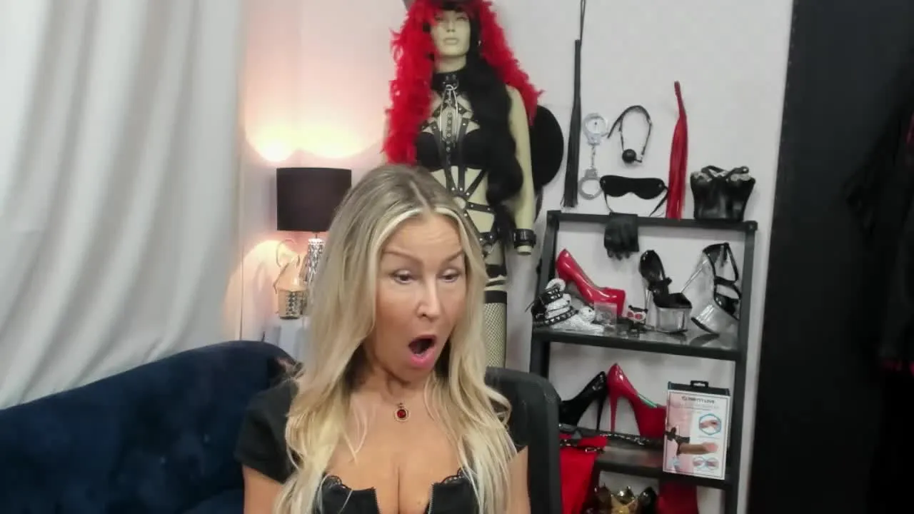 Offline smileCRYSTAL on Streamray