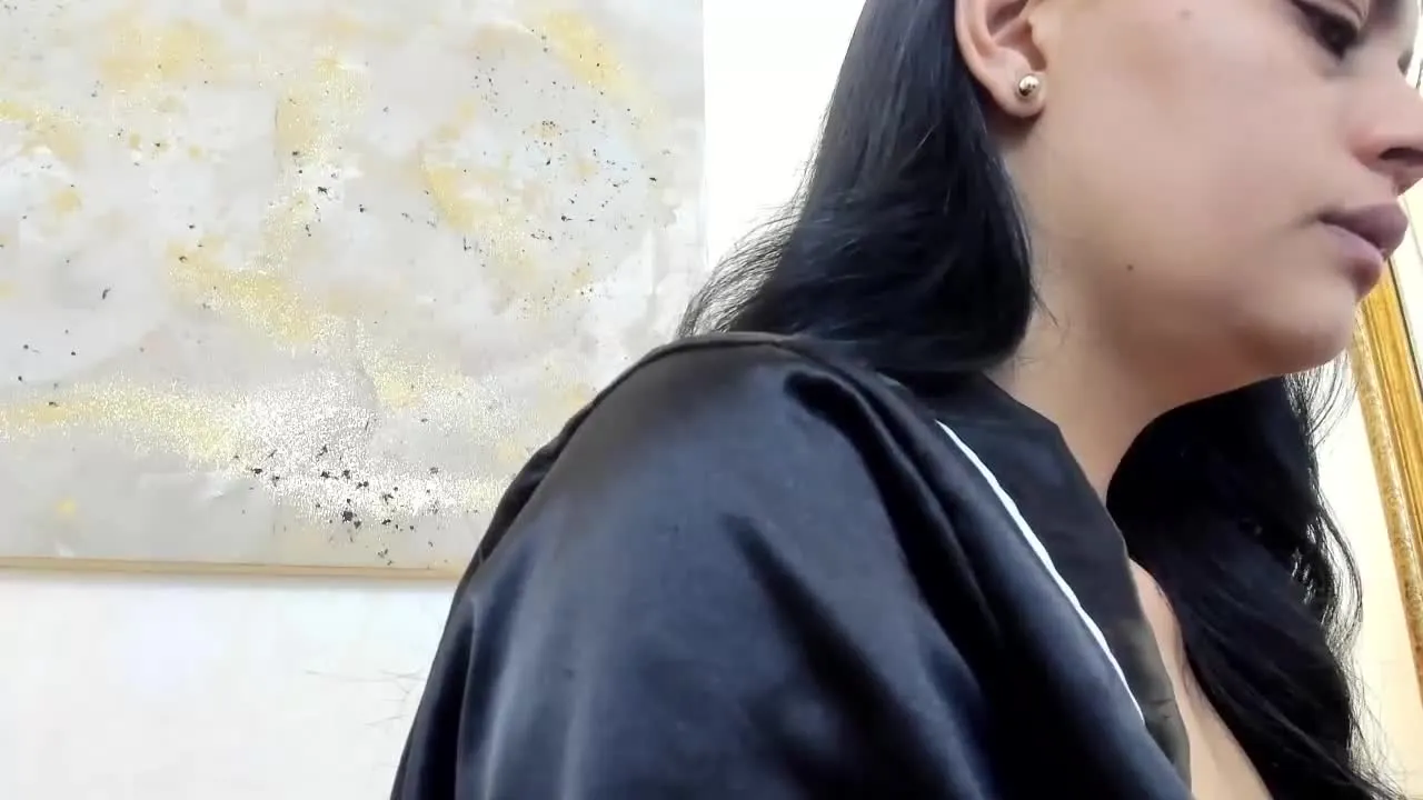 Offline SthefanyGomez on Streamray