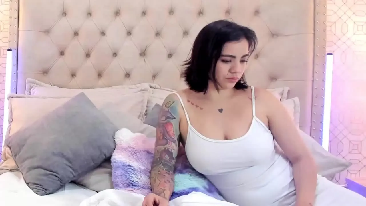 Offline Succubus_Dolly on Streamray