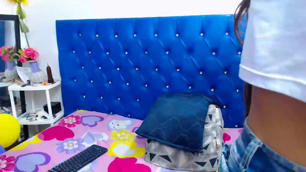 Offline Tifanycandyhot on Streamray