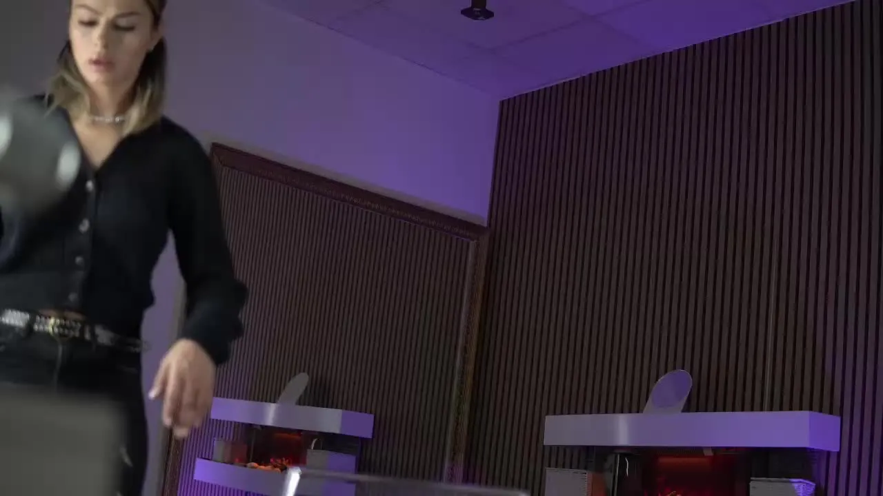 Offline TiffanyMaze on Streamray