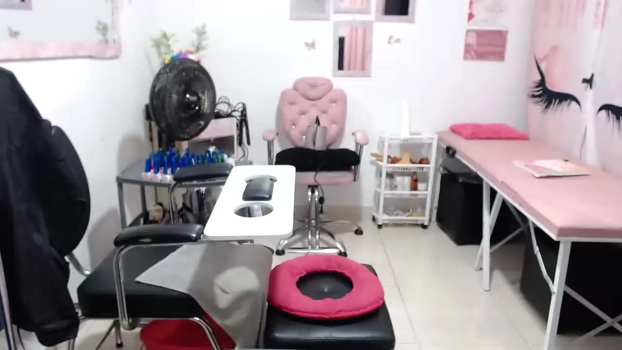 Offline titsbiglovers on Streamray