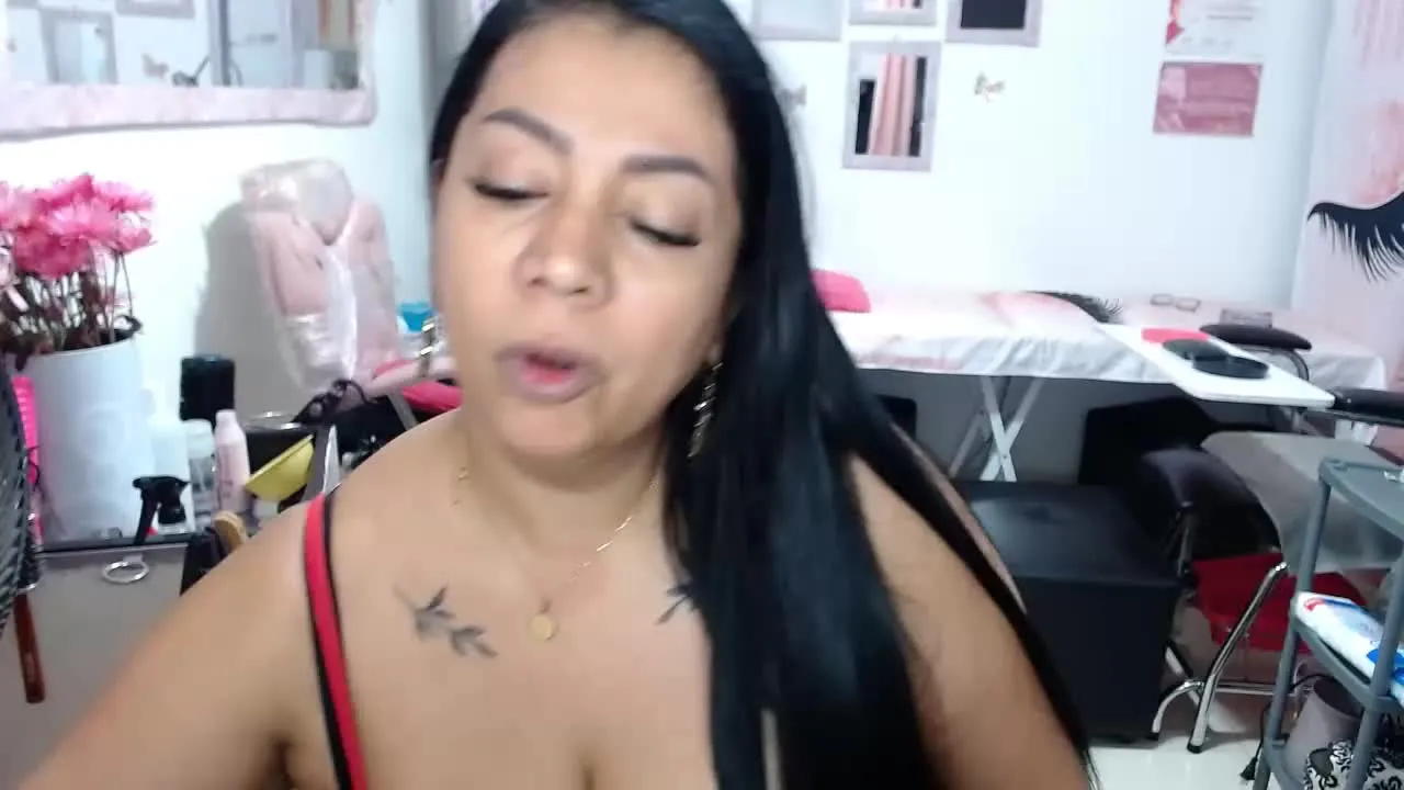 Offline titsbiglovers on Streamray