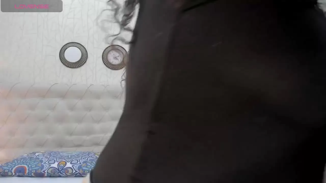 Offline VaniaRose on Streamray