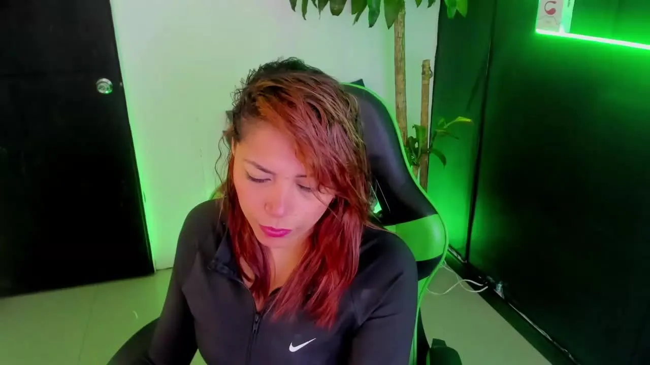 Offline VioletaSchneider on Streamray