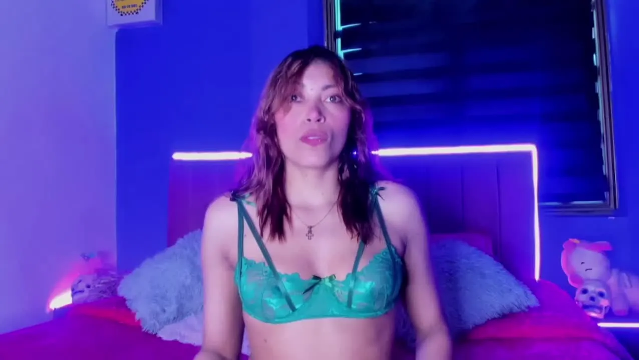 Offline VioletaSchneider on Streamray