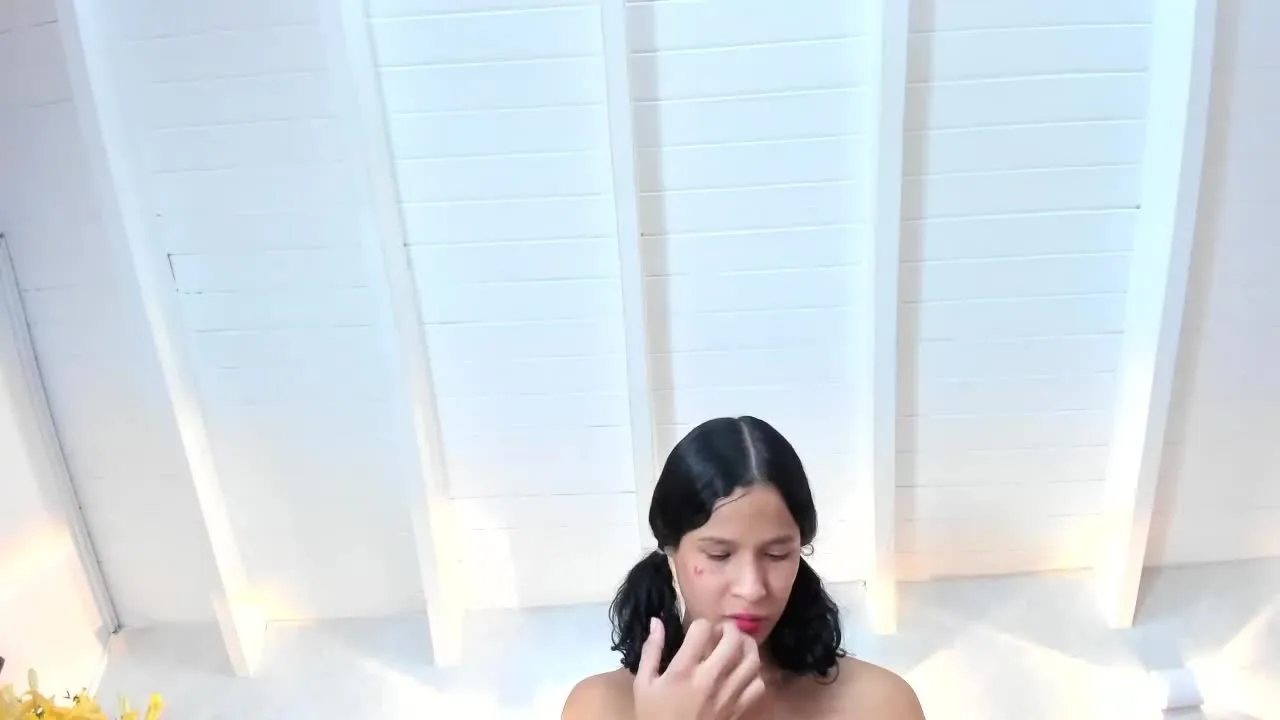 Offline ZaritaCortez on Streamray