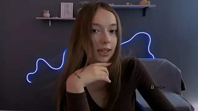 _creamy_queen from StripChat is Freechat