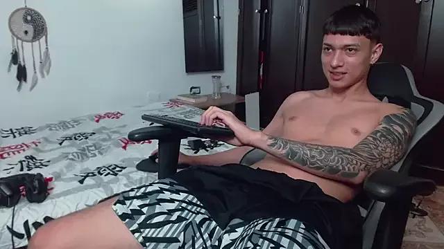 Aaron_blug from StripChat
