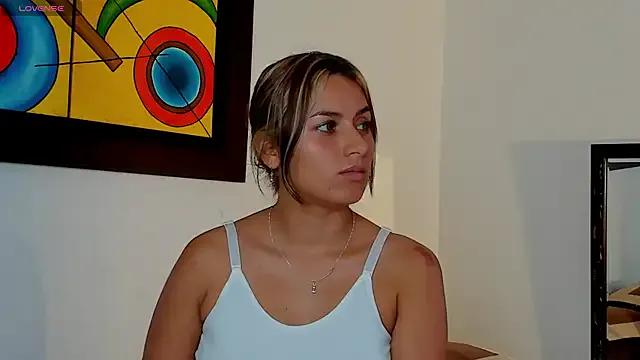 abella-lemus from StripChat is Freechat
