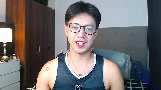 Addictiveboi from StripChat is Freechat