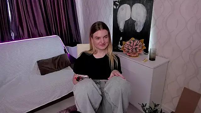 AdelBowman from StripChat is Freechat