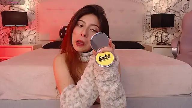 Adrianna5_ from StripChat is Freechat