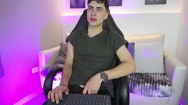 AdrianRinaldi from StripChat is Freechat