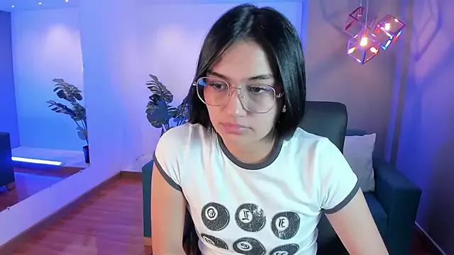 AidaJones from StripChat is Freechat
