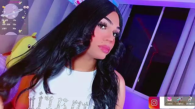 AiishaRose from StripChat is Freechat