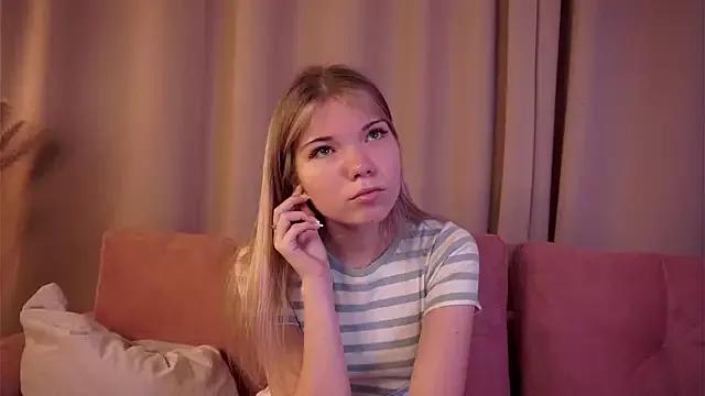 AinsleyBryan from StripChat is Freechat