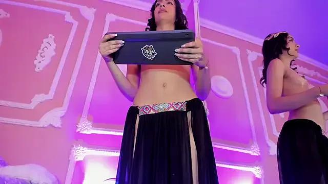 aitana_johns from StripChat is Freechat
