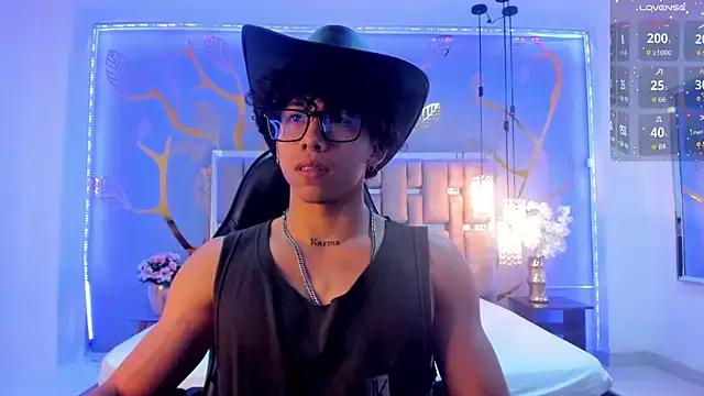 AkazaBoy_ from StripChat
