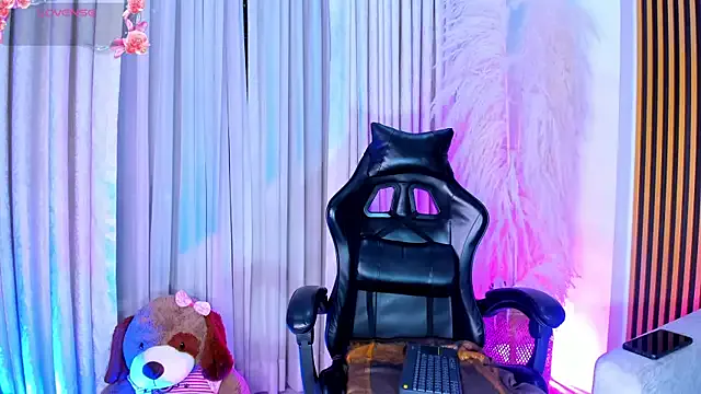 Freechat alejagarcia_ on StripChat