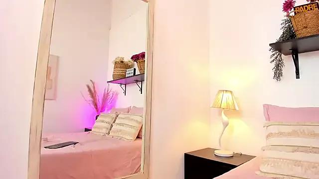 AlessiaValmont from StripChat is Freechat