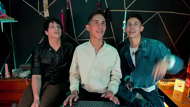 Freechat Alexmillers on StripChat