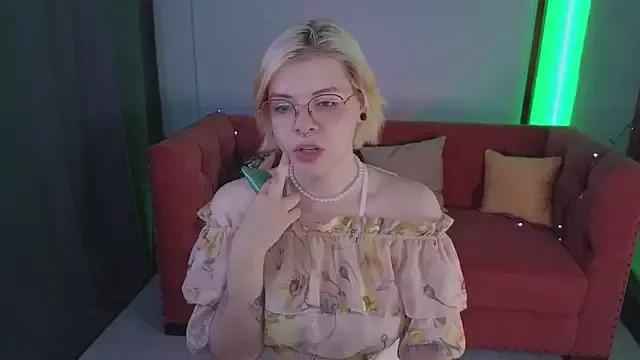 Alice_Birrd from StripChat is Freechat