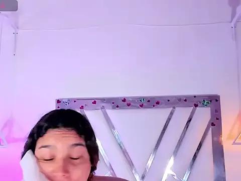 AliciiaBloom from StripChat is Freechat