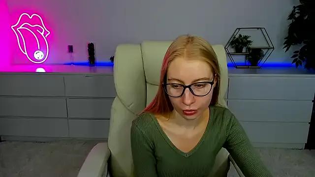 Alina_Blonde from StripChat is Freechat
